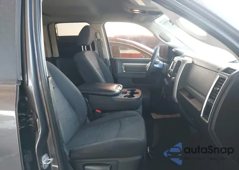 2019 Ram 1500 Classic Warlock 4X2 6'4 Box z USA, uszkodzony, nr VIN 1C6RR6GG4KS669681